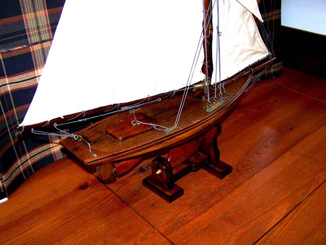 A nice early 20th century English Pond Boat — image 3